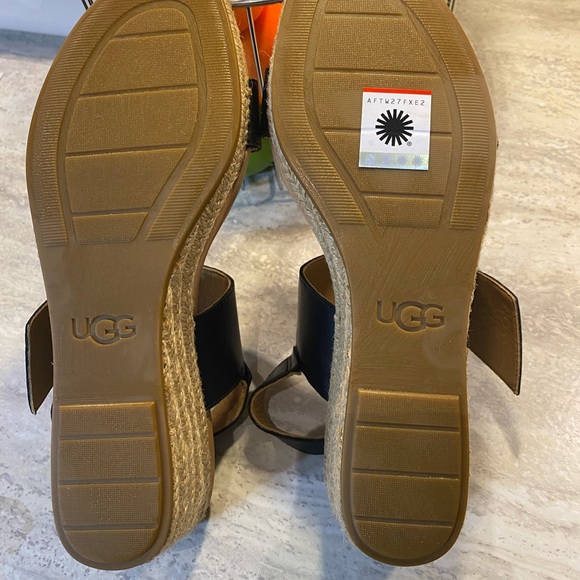 Sz38(7.5)⭐️NWT UGG Navee Black Leather Wedge Espadrille Sandals - Picture 3 of 10